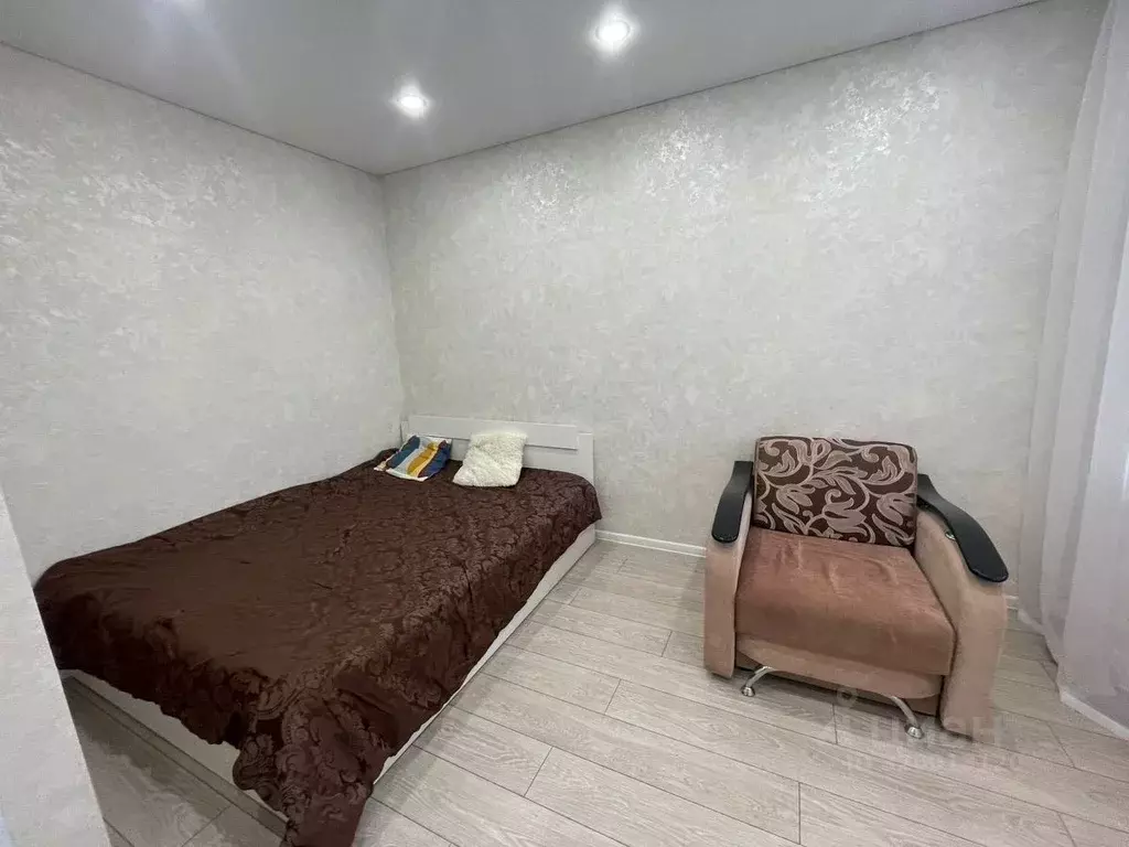 1-к кв. Саратовская область, Балаково Трнавская ул., 79 (33.0 м) - Фото 0