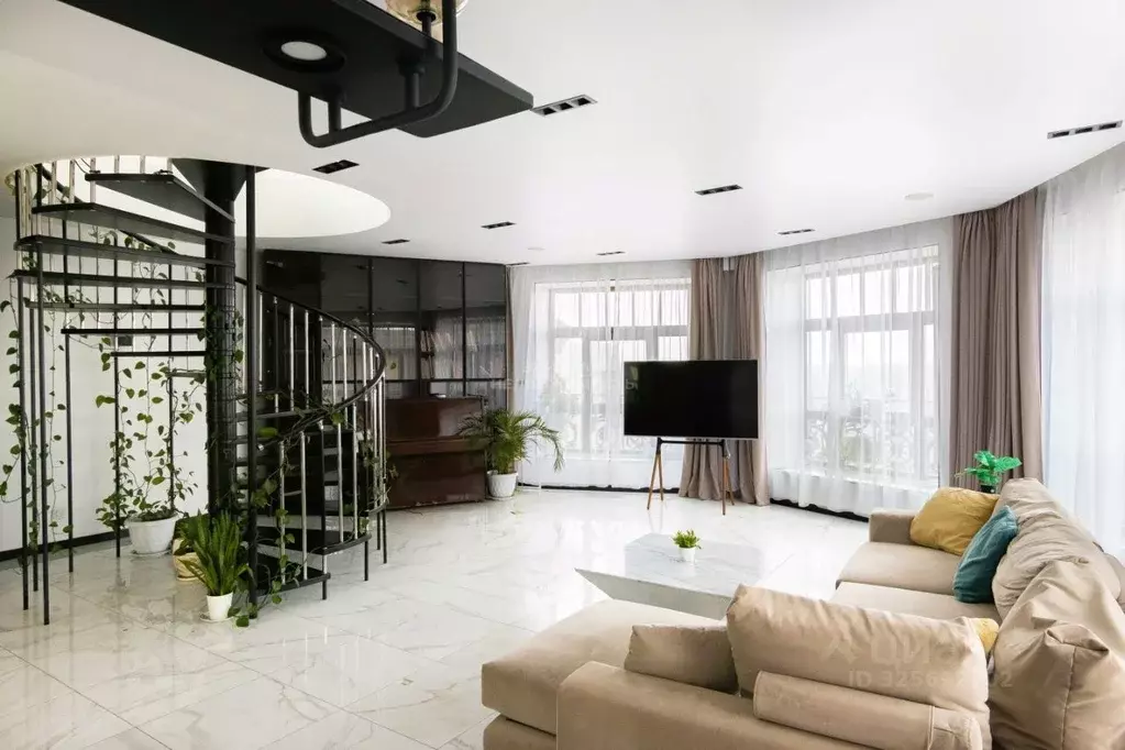 4-к кв. Санкт-Петербург Наличная ул., 26к1 (180.0 м) - Фото 1