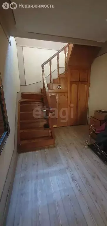 Дом в посёлок городского типа Емельяново, улица Черняева (235 м) - Фото 2