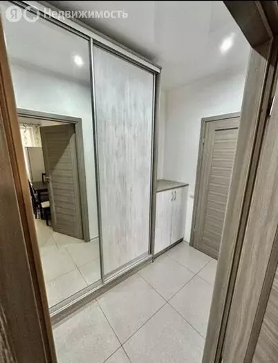 1-комнатная квартира: Калининград, улица Добролюбова, 37 (40 м) - Фото 0