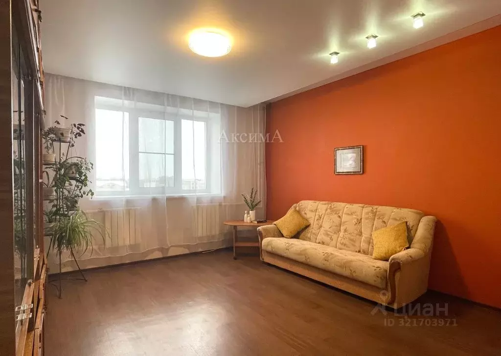 2-к кв. Омская область, Омск ул. 9-я Линия, 195 (64.0 м) - Фото 1