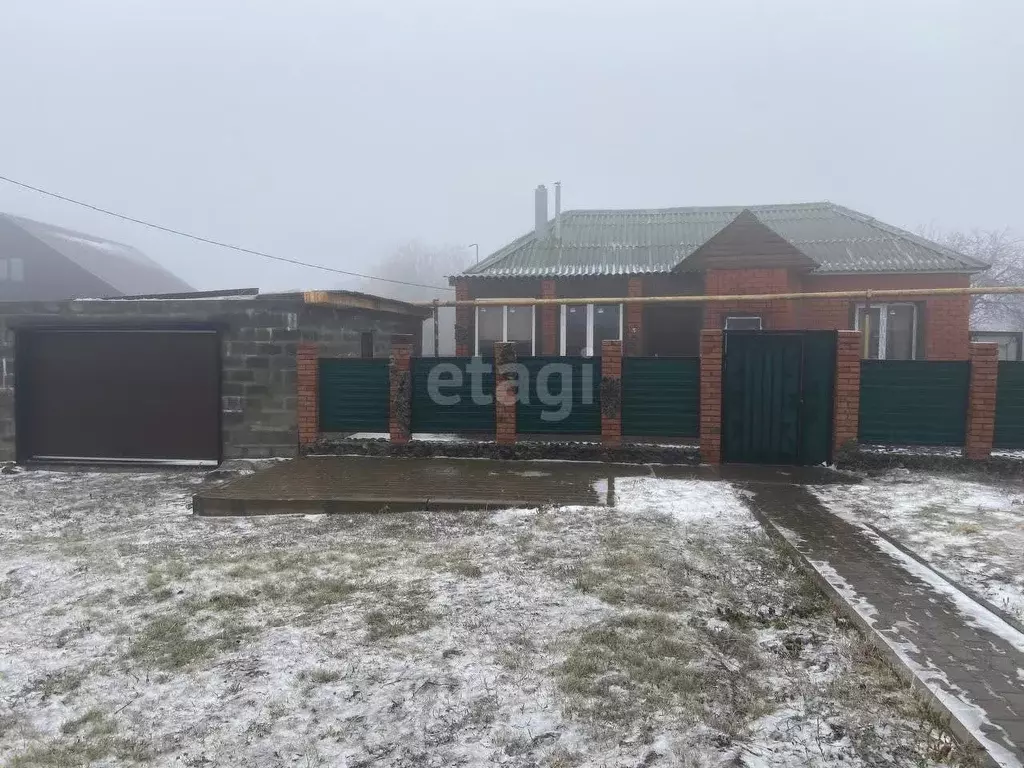 Дом в Белгородская область, Красненский район, Расховецкое с/пос, с. ... - Фото 1