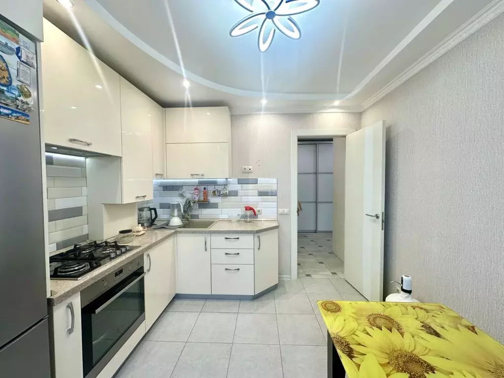 3-к кв. Татарстан, Казань ул. Лукина, 52 (80.0 м) - Фото 0