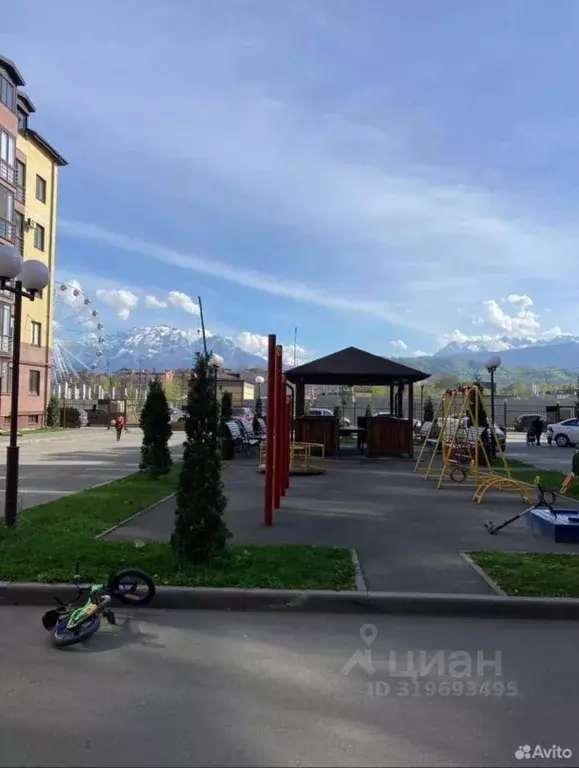 2-к кв. Северная Осетия, Владикавказ ул. Шамиля Джикаева, 1 (70.0 м) - Фото 1