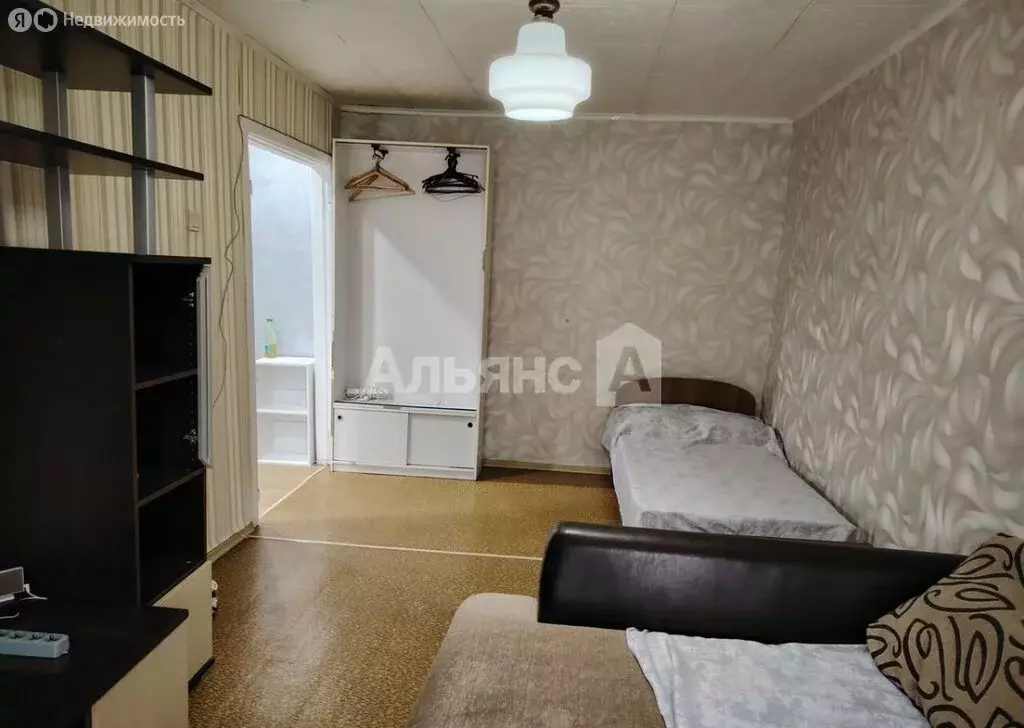 1-комнатная квартира: Каменск-Шахтинский, улица Щаденко, 80А (30 м) - Фото 2