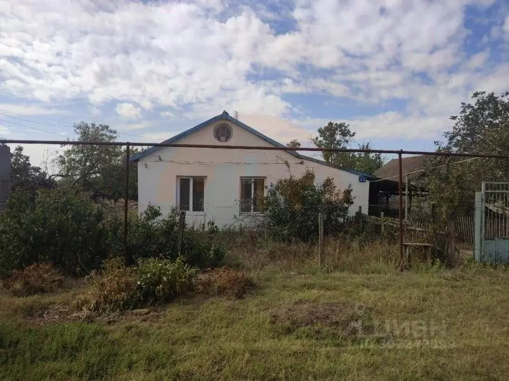 Дом в Крым, Сакский район, с. Крымское ул. Виноградная (87 м) - Фото 2