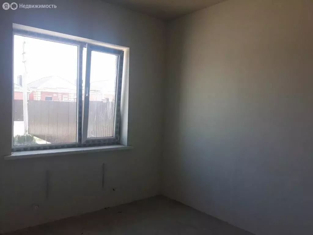 Дом в Ростов-на-Дону, Особенная улица (100 м) - Фото 1