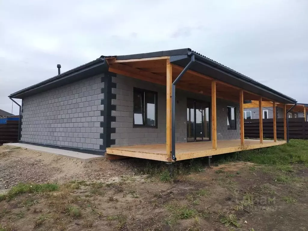 Дом в Красноярский край, Красноярск городской округ, пос. Минино ул. ... - Фото 2