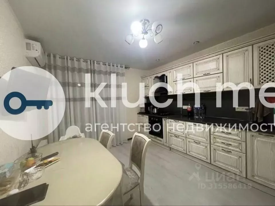 2-к кв. Татарстан, Казань ул. Азата Аббасова, 13 (63.0 м) - Фото 0