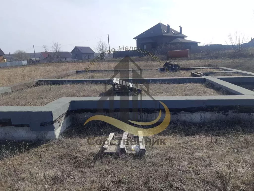 Участок в Белгородская область, Старооскольский городской округ, с. ... - Фото 1