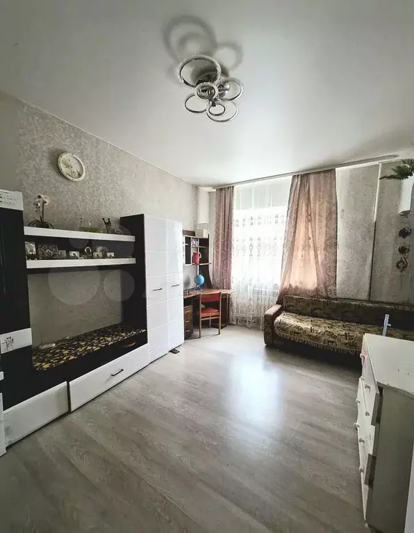 Комната 20 м в 3-к., 1/3 эт. - Фото 0