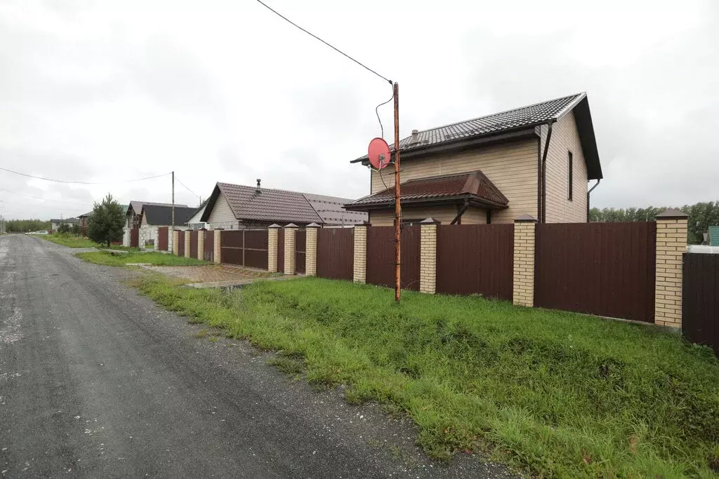 Дом в Октябрьский, микрорайон Рябиновый (90 м) - Фото 2