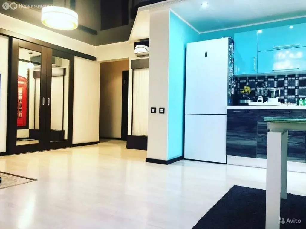3-комнатная квартира: Астрахань, улица Софьи Перовской, 81 (67.2 м) - Фото 1