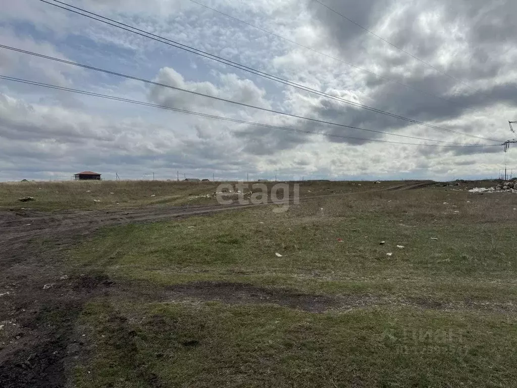 Участок в Крым, Симферопольский район, с. Трудовое ул. Шерфединова ... - Фото 1