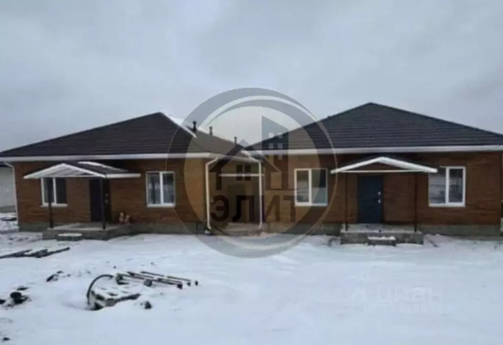 Дом в Белгородская область, Старооскольский городской округ, с. ... - Фото 1