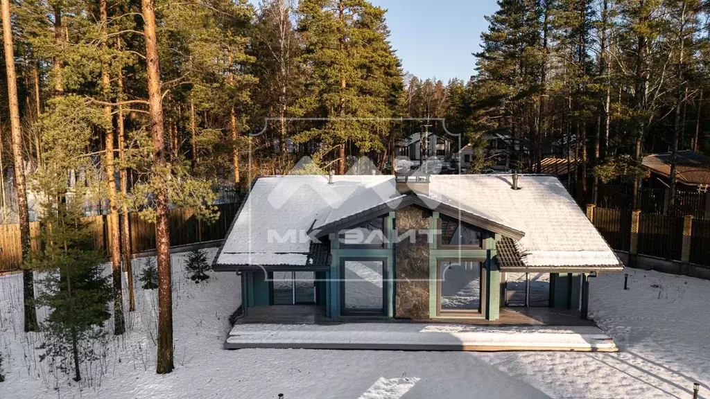 Дом в Ленинградская область, Выборгский район, Рощино пгт, ЦК-2 клп 21 ... - Фото 0