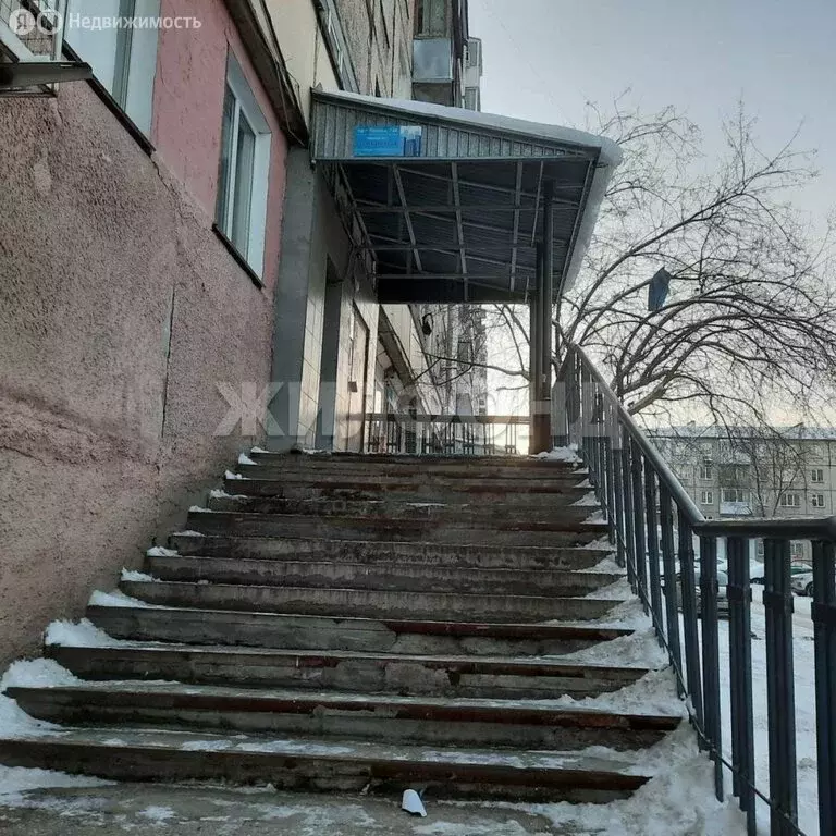 3-комнатная квартира: Кемерово, проспект Ленина, 124 (59.4 м) - Фото 1