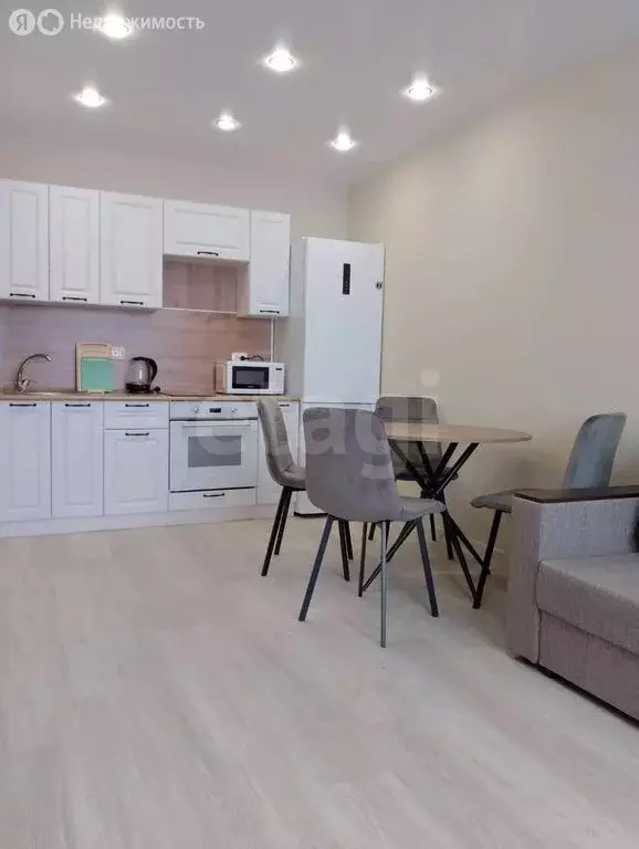 1-комнатная квартира: Тобольск, улица Семёна Ремезова, 110к2 (36 м) - Фото 2