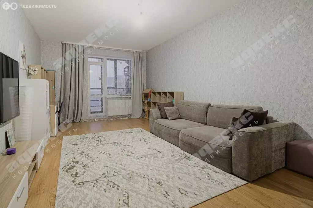 3-комнатная квартира: Мурино, улица Шоссе в Лаврики, 89 (110 м) - Фото 1