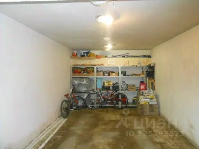 Гараж в Коми, Сыктывкар ул. Свободы, 17 (22 м) - Фото 1