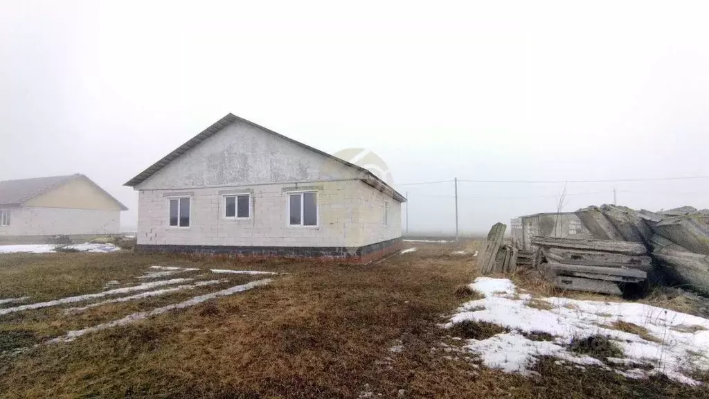 Дом в Белгородская область, Старооскольский городской округ, с. ... - Фото 0