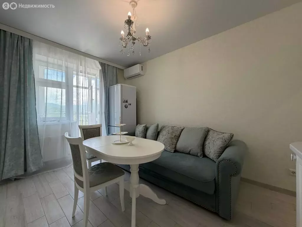 1-комнатная квартира: Алушта, улица 60 лет СССР, 29 (41.4 м) - Фото 2