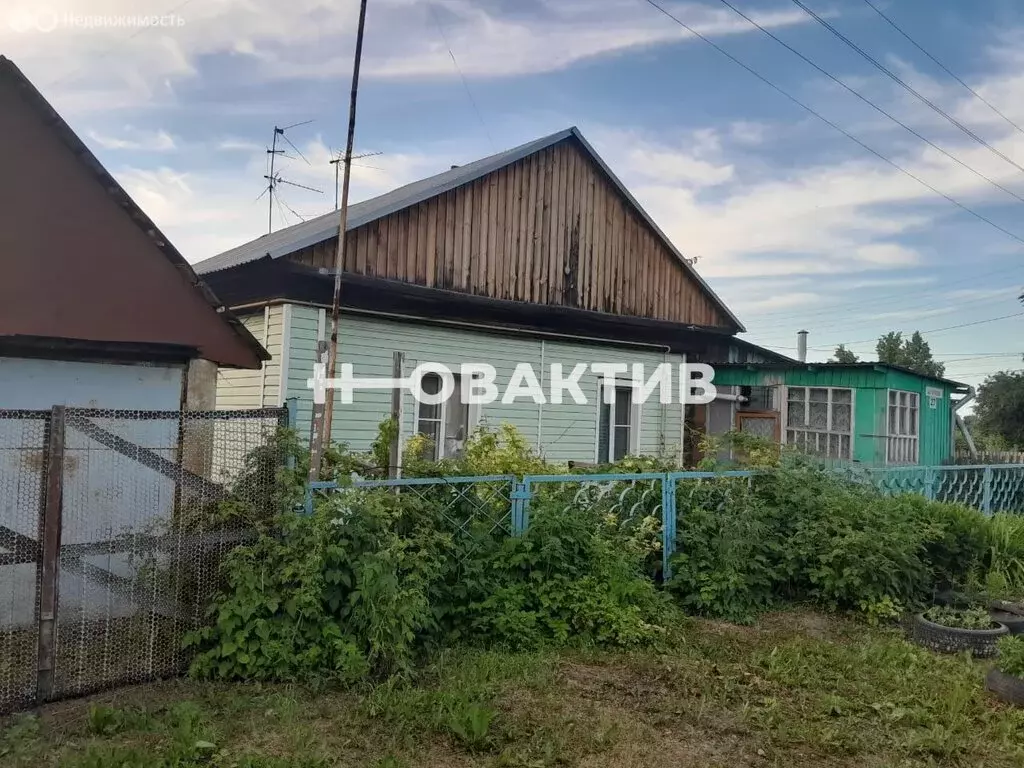 Дом в Новосибирская область, рабочий посёлок Коченёво, улица Чехова, ... - Фото 0