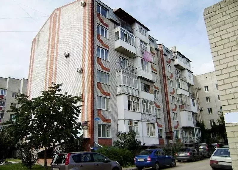 2-к кв. Краснодарский край, Ейск Красная ул., 53А (72.4 м) - Фото 0