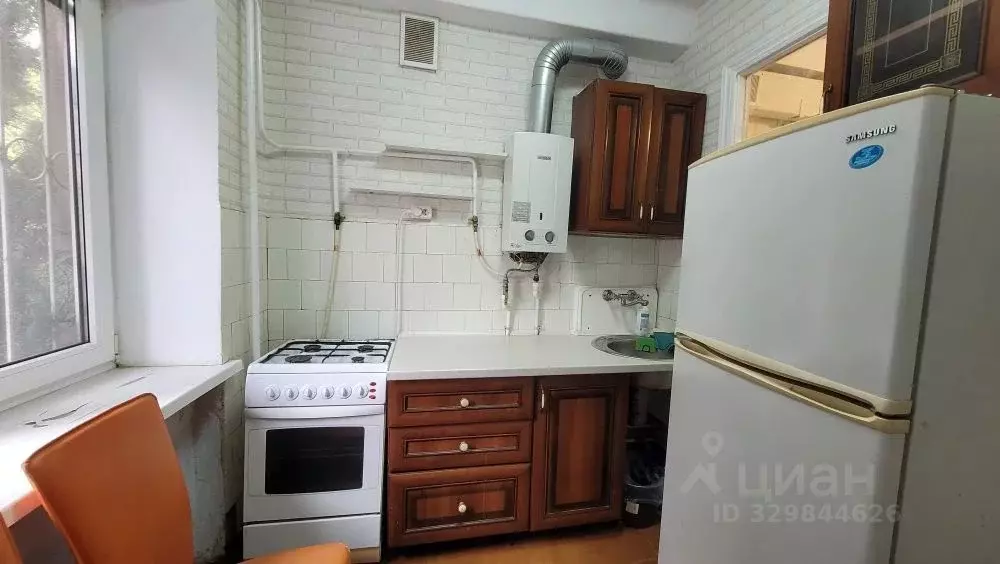 2-к кв. Крым, Симферополь ул. Киевская, 112 (50.0 м) - Фото 2