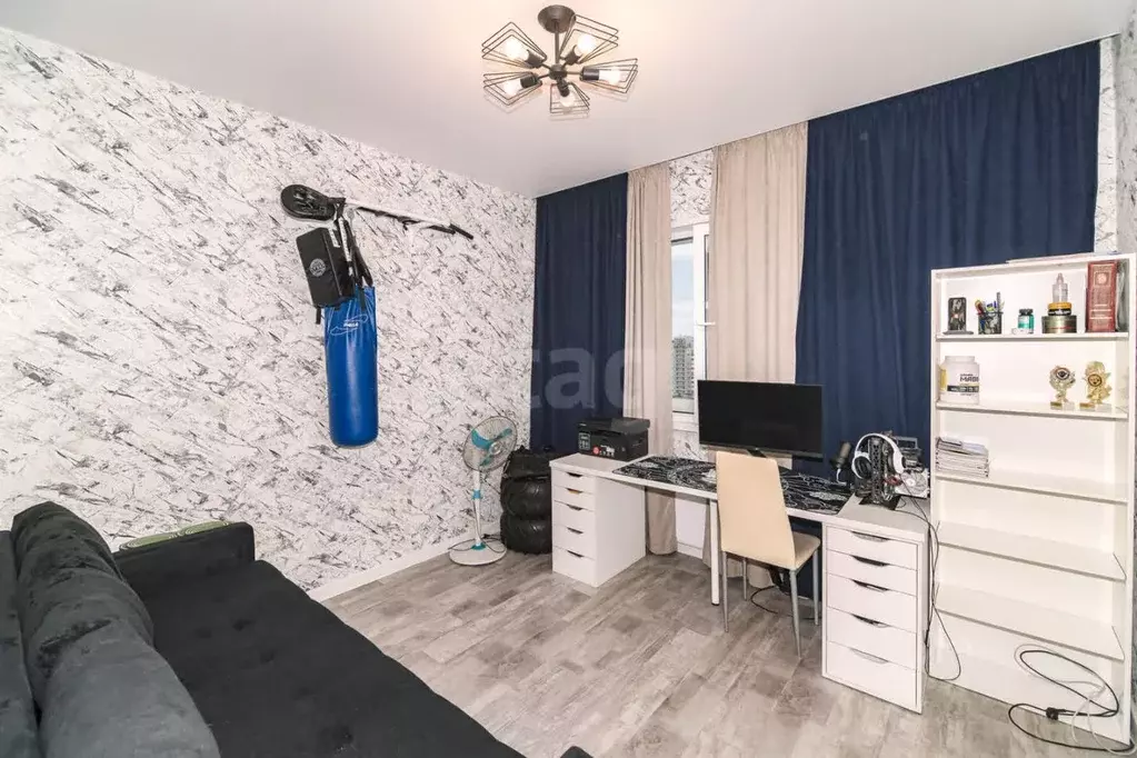 3-к кв. Ханты-Мансийский АО, Сургут ул. Рыбников, 33 (70.9 м) - Фото 0