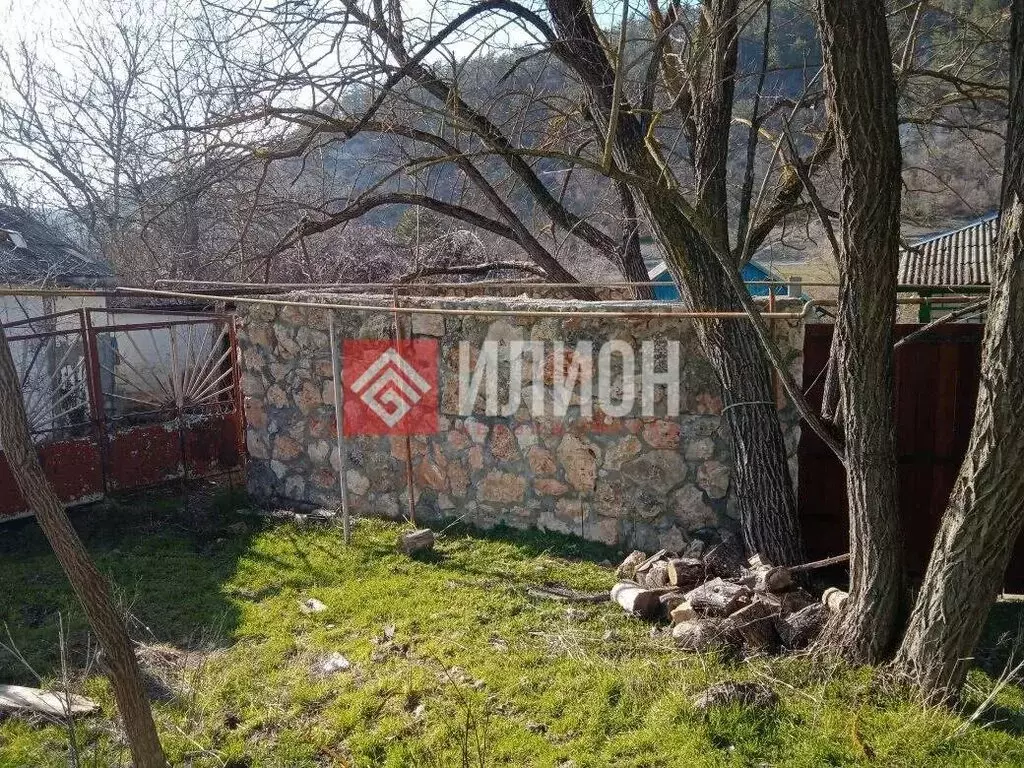 Дом в Бахчисарайский район, Куйбышевское сельское поселение, село ... - Фото 2