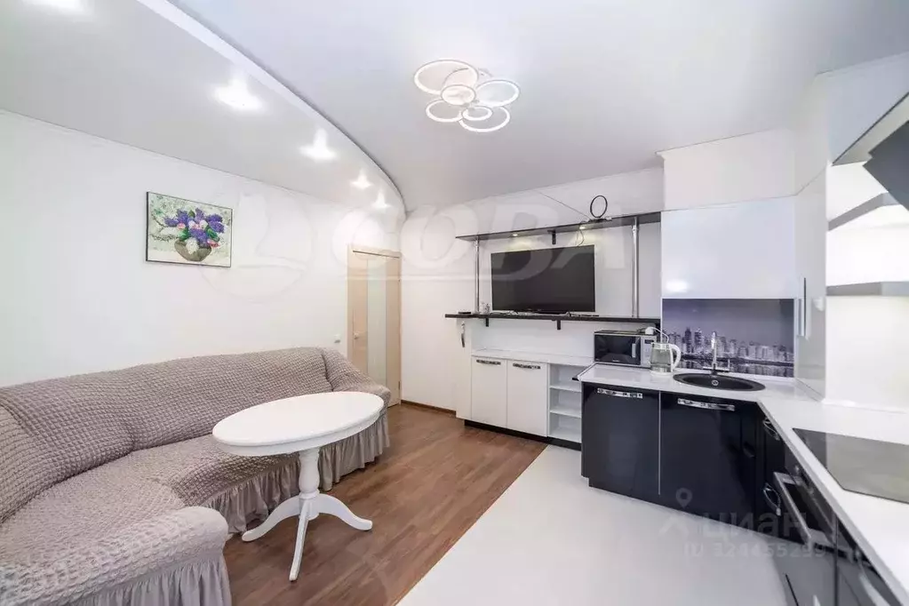 2-к кв. Тюменская область, Тюмень ул. Тимофея Чаркова, 79 (64.0 м) - Фото 2