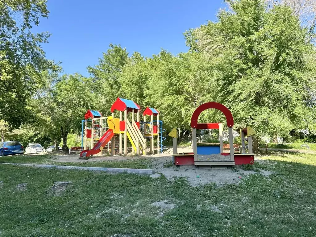 3-к кв. Алтайский край, Барнаул ул. Антона Петрова, 214 (63.0 м) - Фото 1