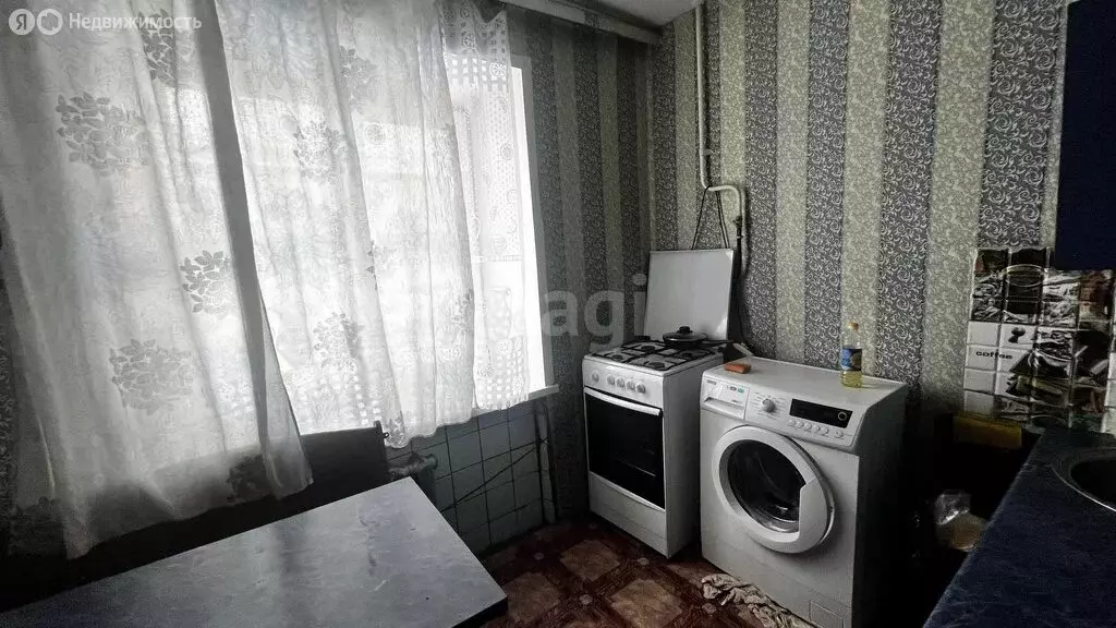3-комнатная квартира: Ирбит, Пролетарская улица, 38 (63.5 м) - Фото 1