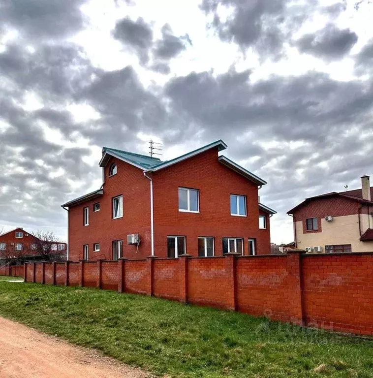 Коттедж в Краснодарский край, Краснодар пер. Палаточный, 15 (261 м) - Фото 1