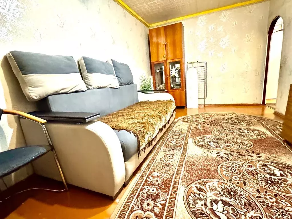 3-комнатная квартира: Саяногорск, микрорайон Ленинградский, 11 (59.1 ... - Фото 1