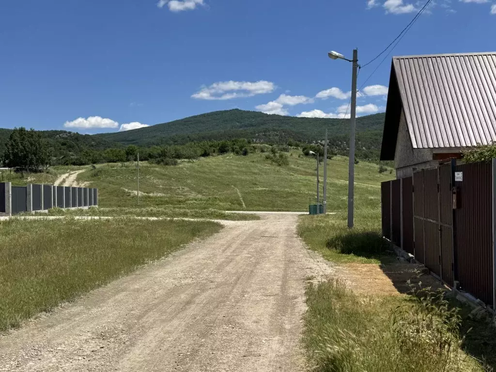 Участок в Севастополь с. Новобобровка, ул. Гористая, 3 (10.43 сот.) - Фото 1