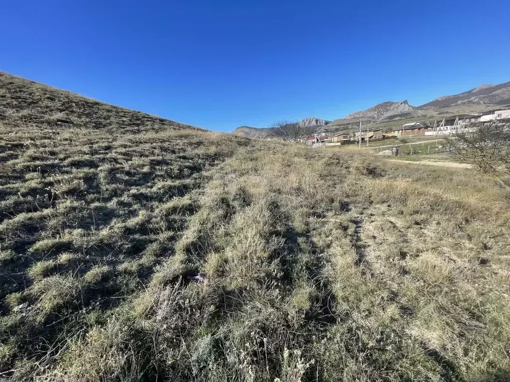 Участок в Крым, Судак муниципальный округ, с. Солнечная Долина ул. ... - Фото 1