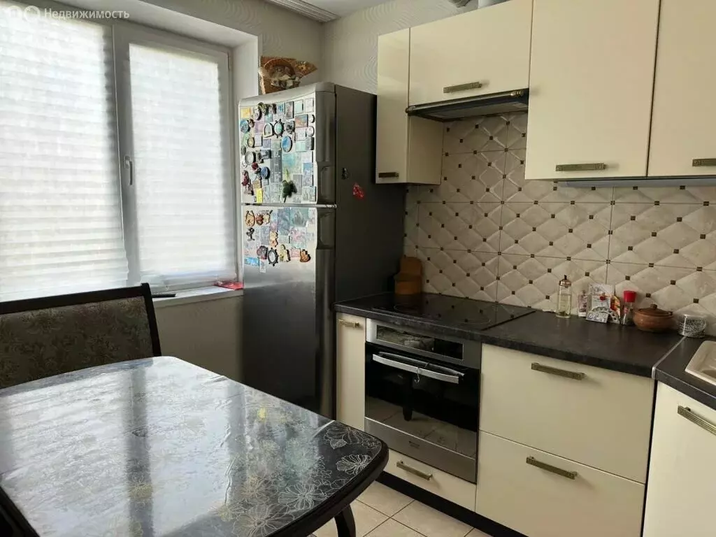 3-комнатная квартира: Уфа, улица Мубарякова, 20 (70 м) - Фото 1