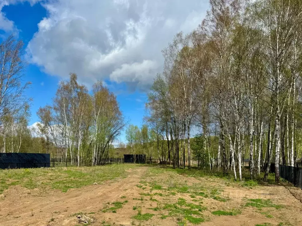 Участок в Московская область, Красногорск городской округ, д. ... - Фото 1