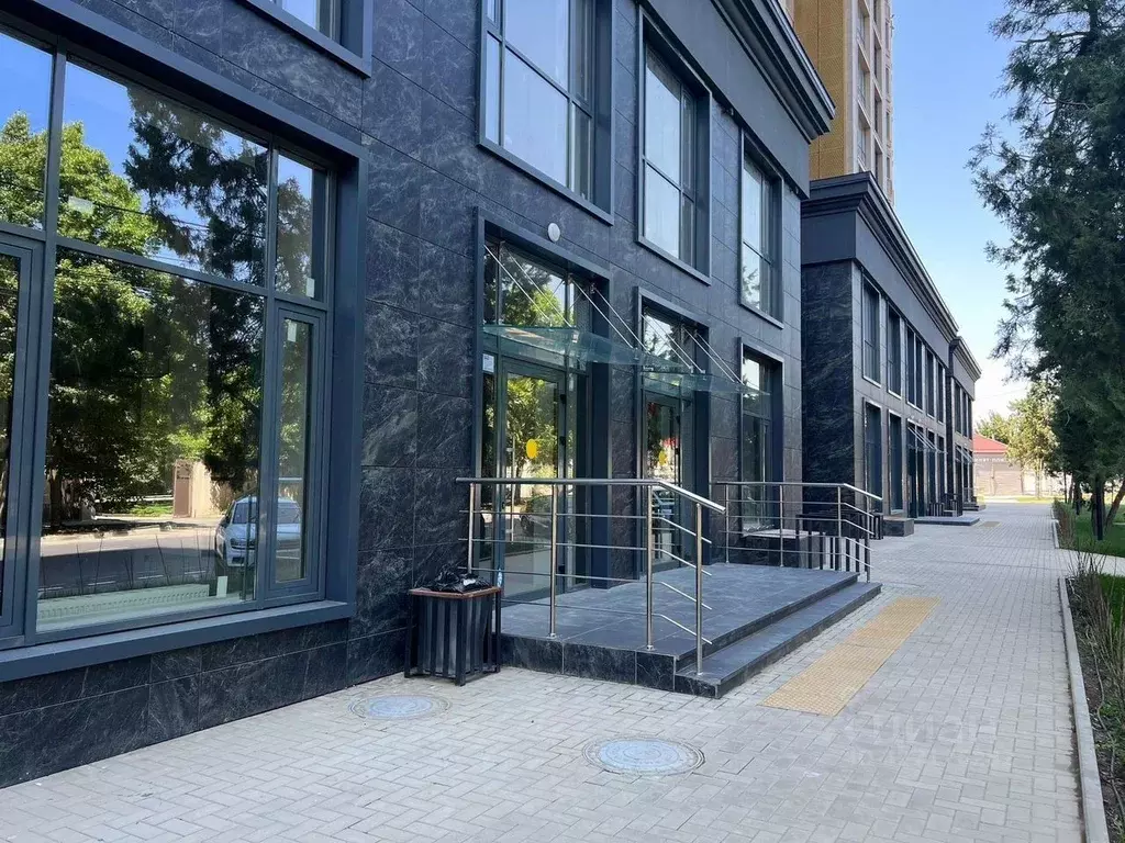 Офис в Краснодарский край, Краснодар ул. Имени Дзержинского, 95 (115 ... - Фото 1