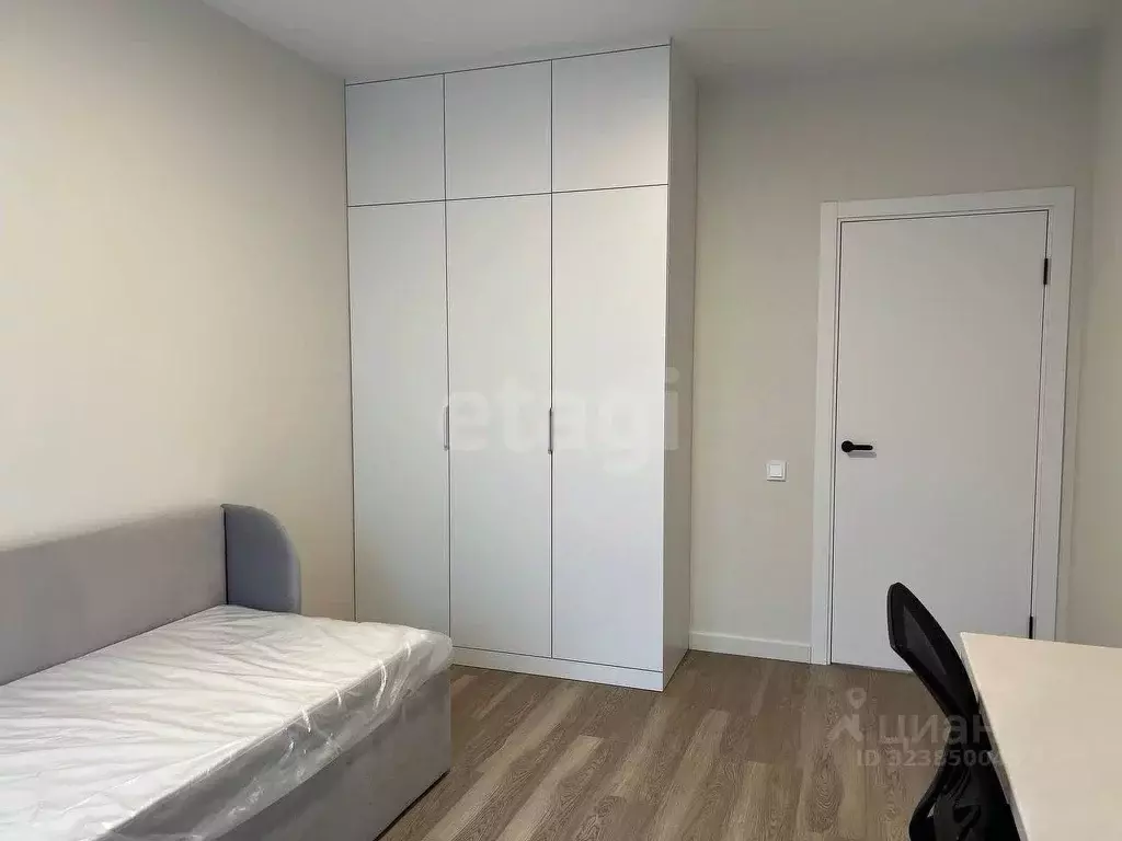 2-к кв. Тюменская область, Тюмень ул. Разведчика Кузнецова, 7 (64.0 м) - Фото 1