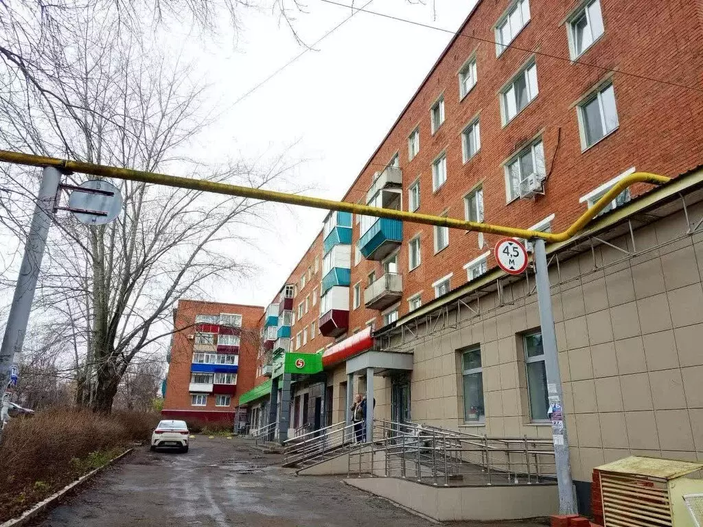 3-комнатная квартира: Сарапул, улица 20 лет Победы, 1А (58.6 м) - Фото 1