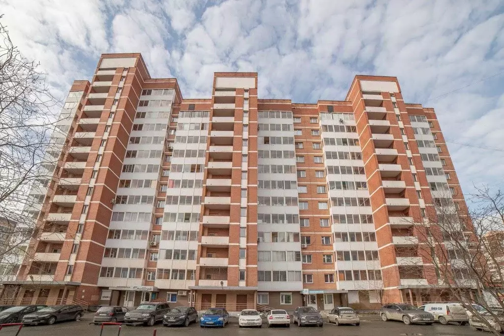3-к кв. Свердловская область, Екатеринбург ул. Репина, 99 (64.6 м) - Фото 0