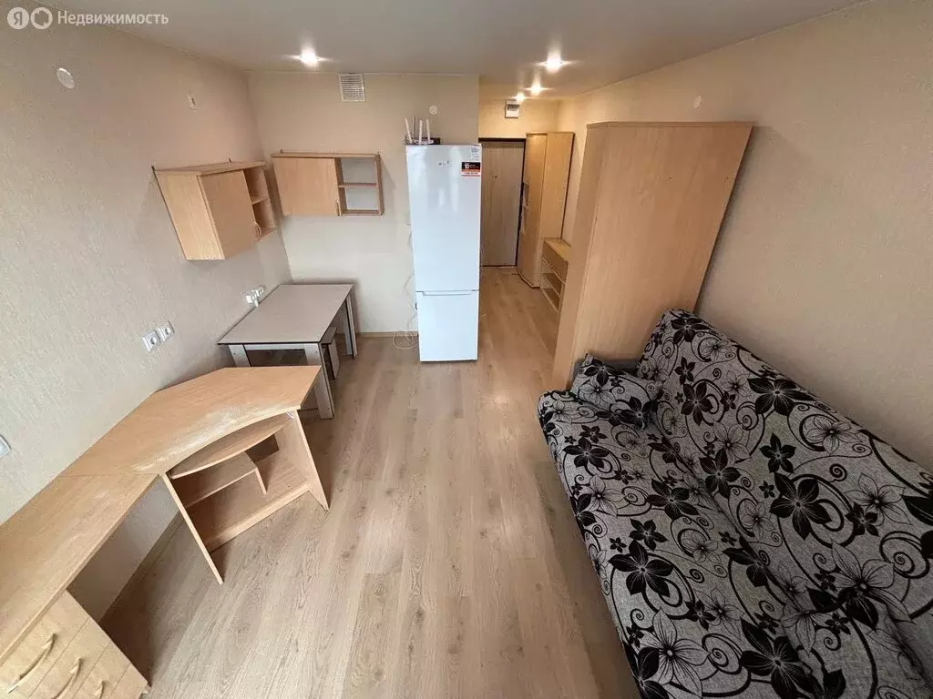 Квартира-студия: Тюмень, улица Тимофея Чаркова, 28 (21 м) - Фото 1