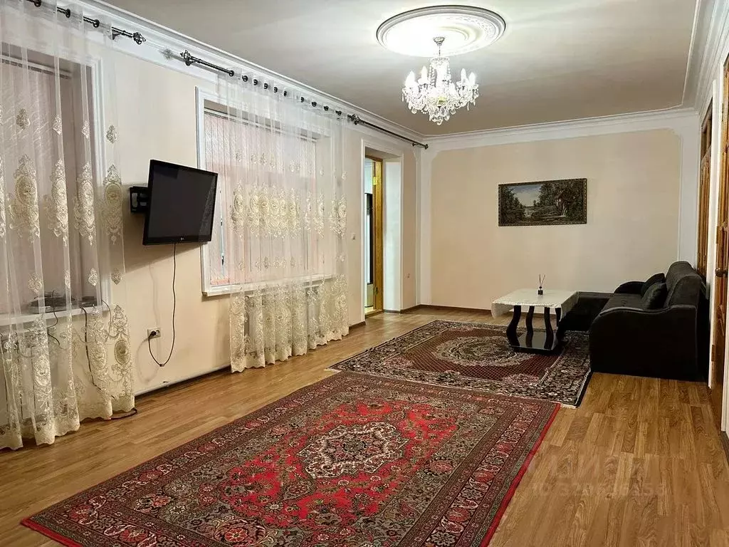 Дом в Дагестан, Дербент ул. Тоннельная, 3 (100 м) - Фото 1