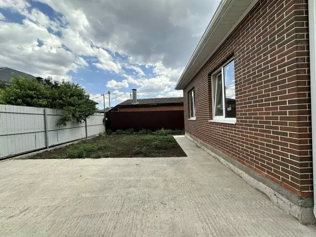 Дом в Краснодарский край, Динской район, Новотитаровская ст-ца ул. ... - Фото 1