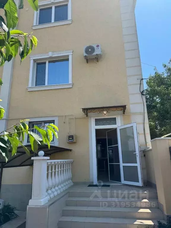 Дом в Крым, Евпатория ул. Лиманная, 91А (150 м) - Фото 1
