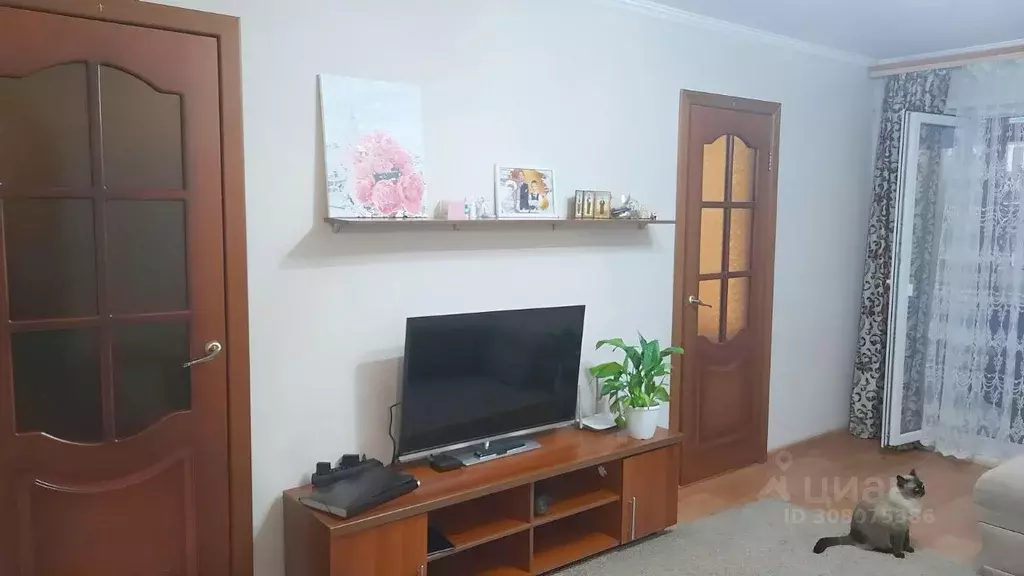 2-к кв. Омская область, Омск просп. Космический, 61 (43.9 м) - Фото 1