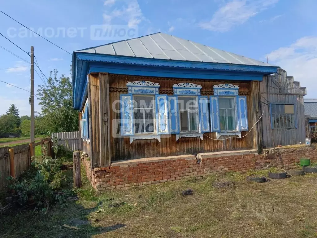 Дом в Башкортостан, Чишминский район, Алкинский сельсовет, с. ... - Фото 1